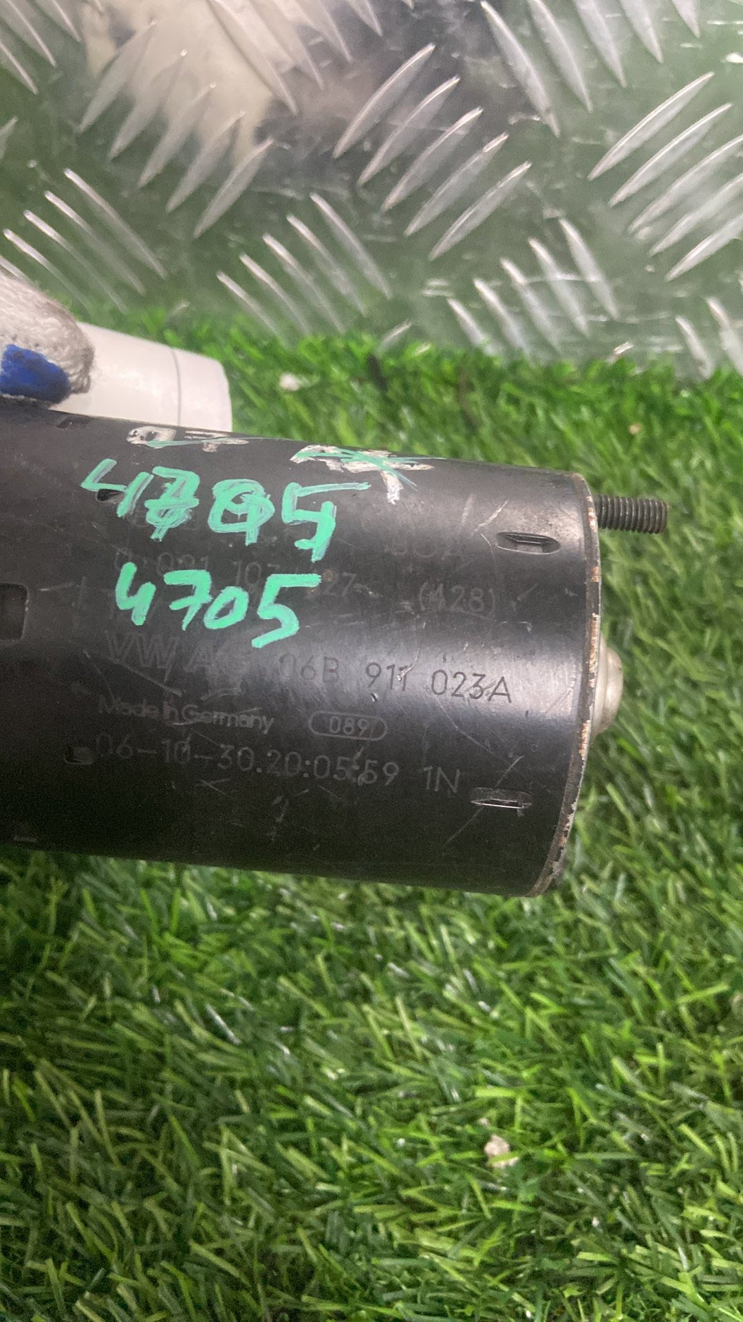 Audi A4 Starter Motor 06B911023A, 100581376