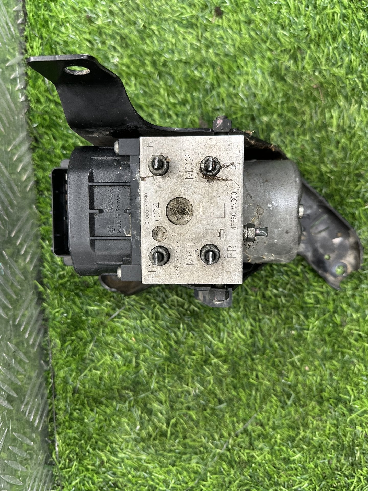 1998-2014 Nissan Navara D22- ABS Pump/Modulator PN: 47660 VK300