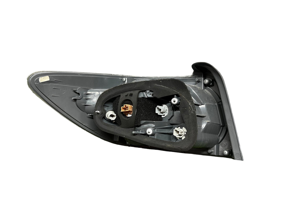 2010 Mazda CX-7 ER - Right Taillight PN: 11-6595-00-1N