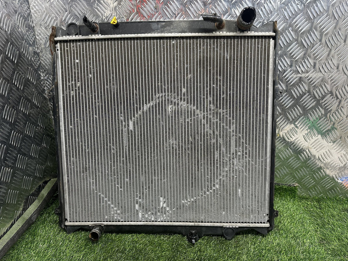 1995-2002 Toyota Hilux Surf KZN185 - Radiator PN: 3RZ
