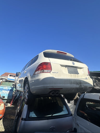 2008 Volkswagen Golf BLG WRECKING FOR PARTS ONLY