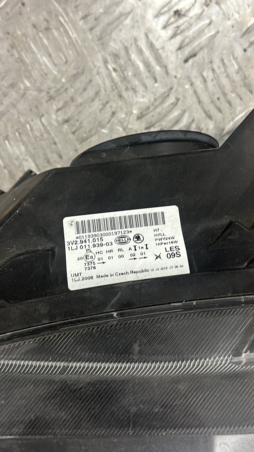2015-2025 Skoda Superb Left Headlight 3V2 941 015
