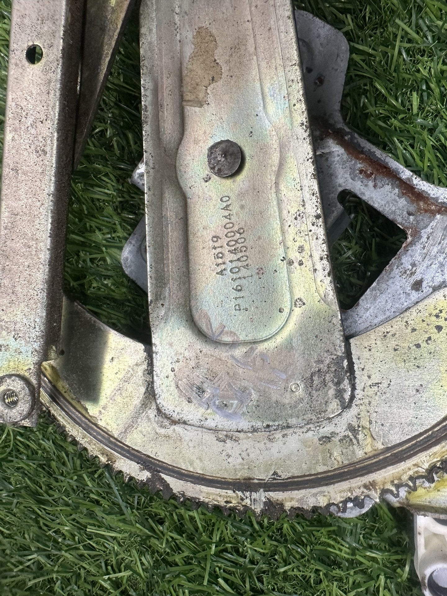 2012-2019 Foton Tunland P201- Right Front Window Regulator PN: 6 PIN