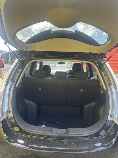 2013 Nissan Leaf EM57 004999A WRECKING FOR PARTS ONLY