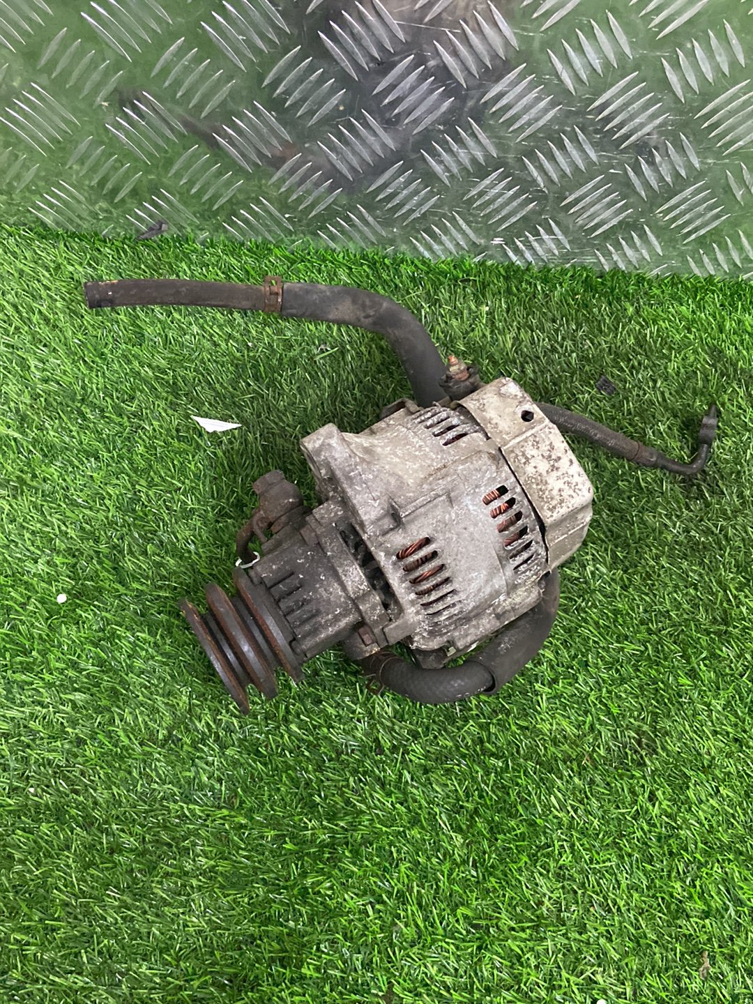 Toyota Hilux Alternator 2L/3L/5L, FRONT VAC PUMP