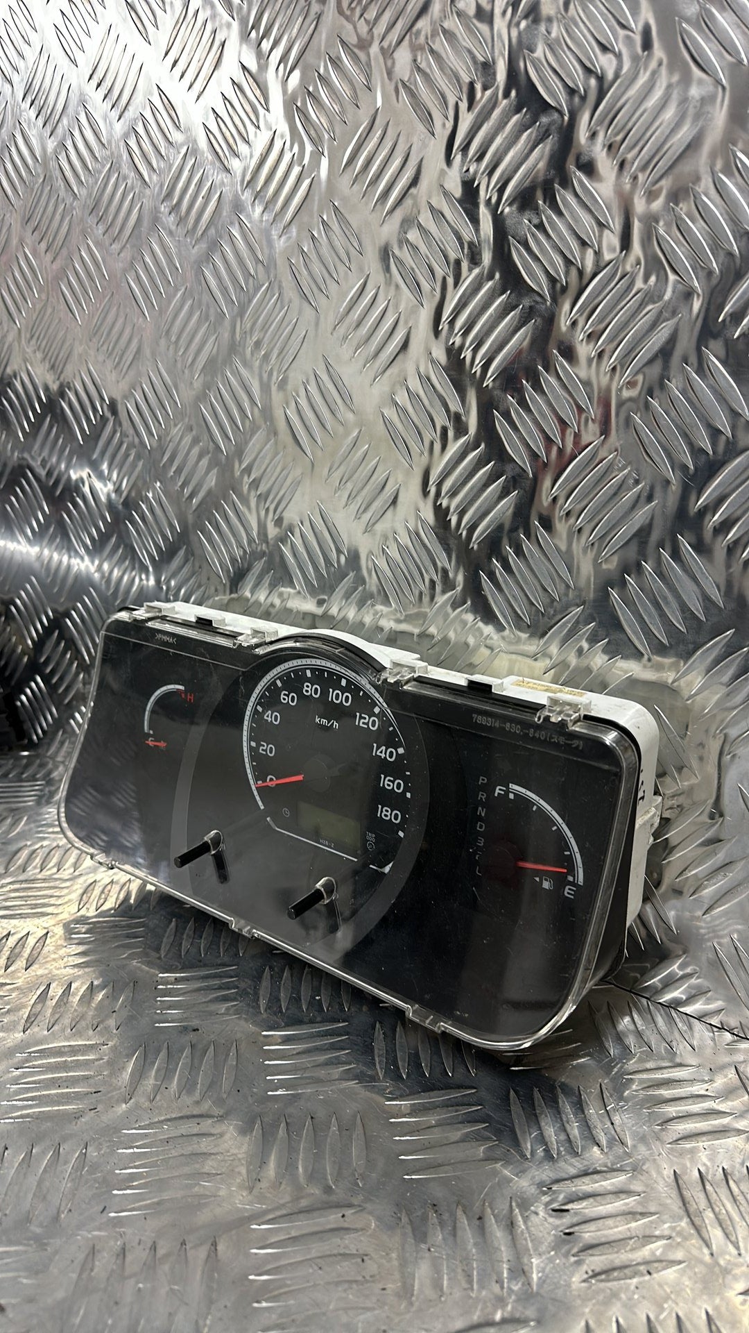 2004-2015 Toyota Hiace- Instrument Cluster PN: AUTOMATIC