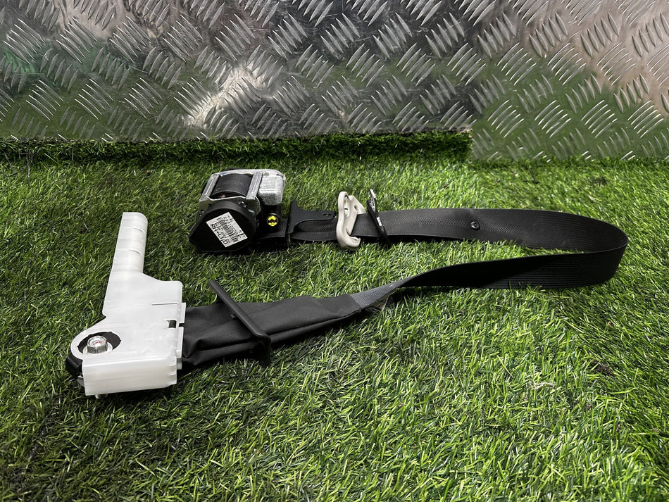 2012-2017 Nissan Latio N17 - Right Front Seat Belt PN: 6221615