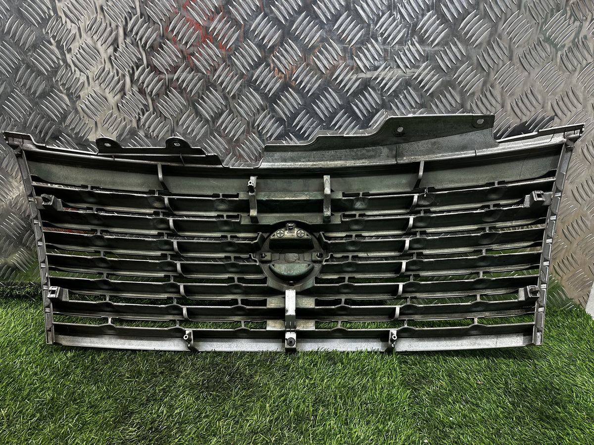2002-2010 Nissan Elgrand E51 - Grille PN: CHROME