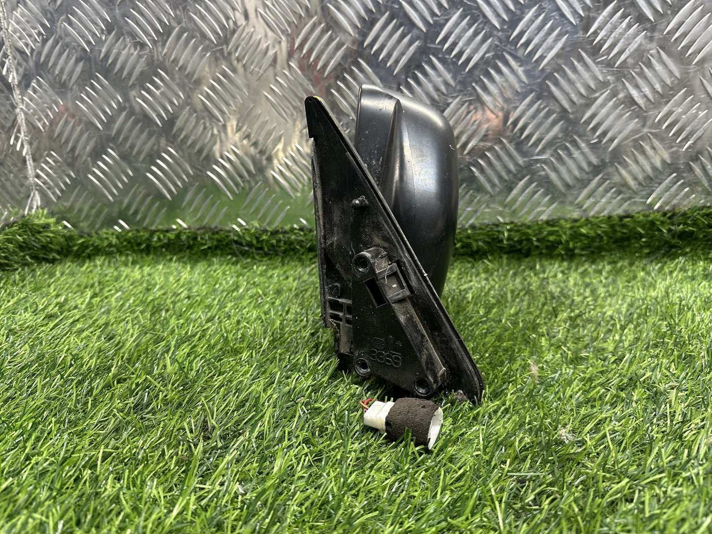 1995-2004 Toyota Hiace H100- Left Door Mirror PN: 3 WIRE TYPE