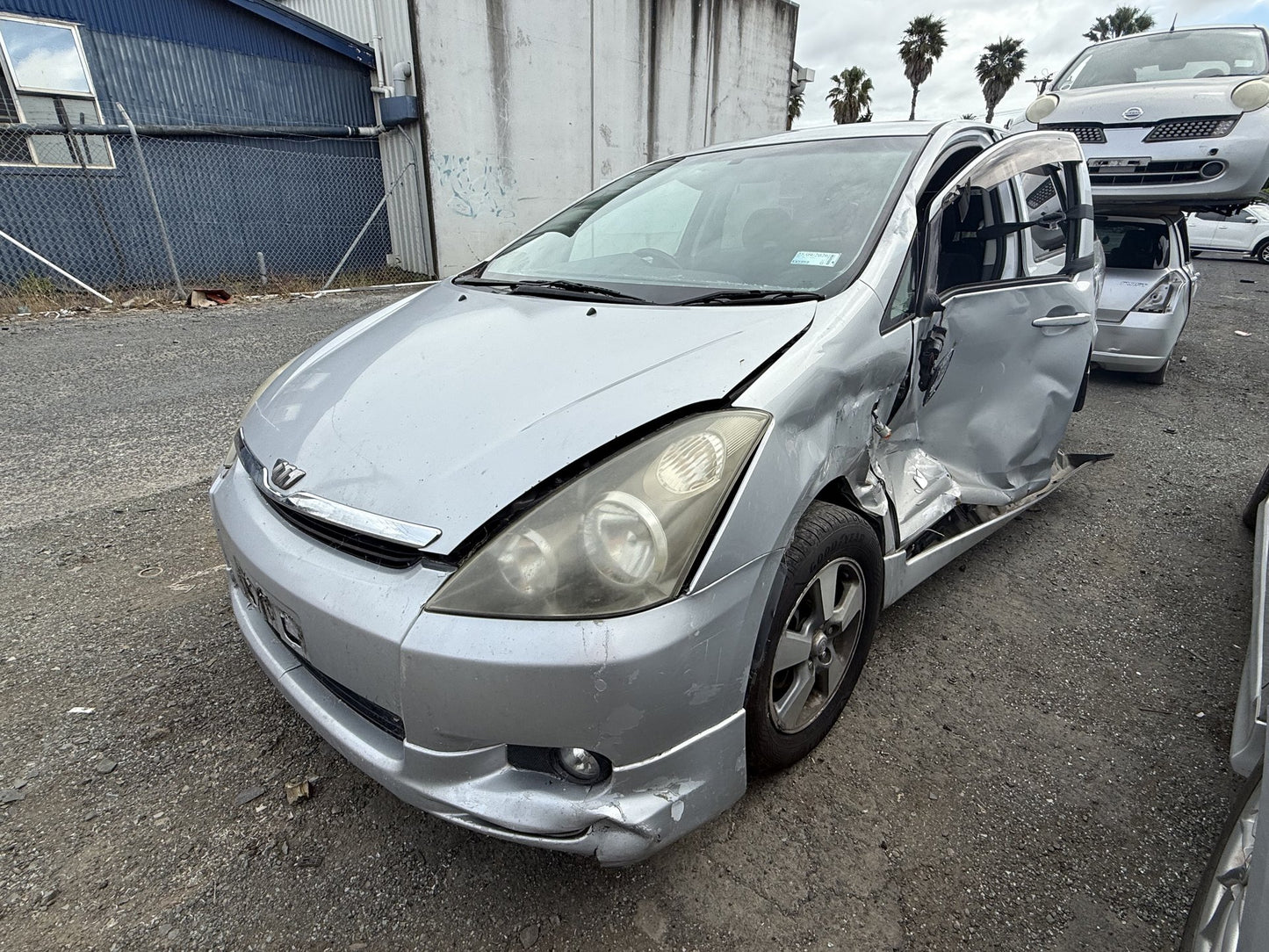 2004 Toyota Wish 1ZZ WRECKING FOR PARTS ONLY