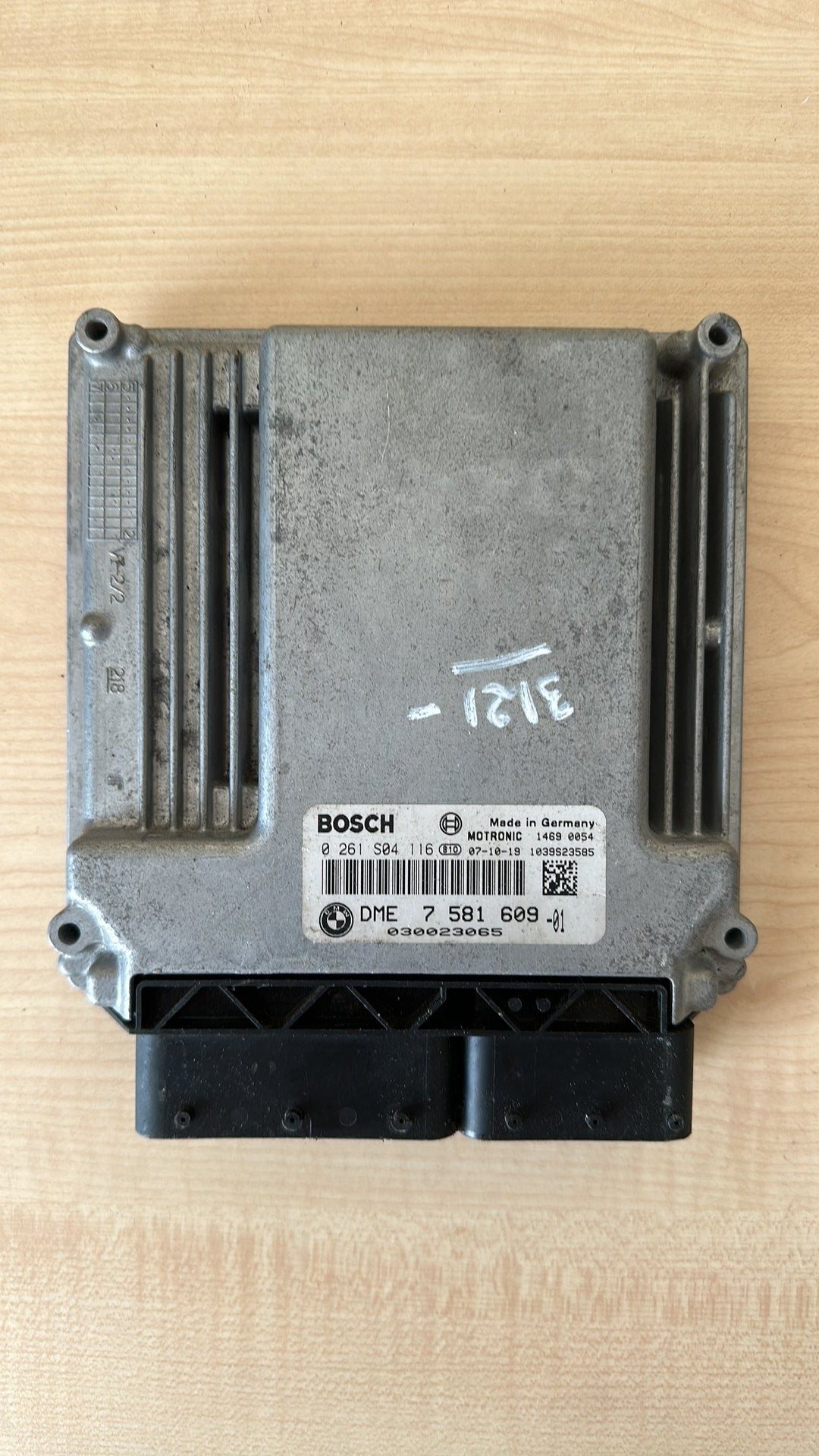 BMW 116i ECU 7 581 609