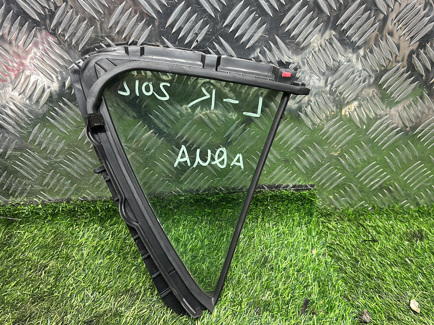 2011-2021 Toyota Aqua NHP10- Left Rear Quarter Door Glass PN: M28.08