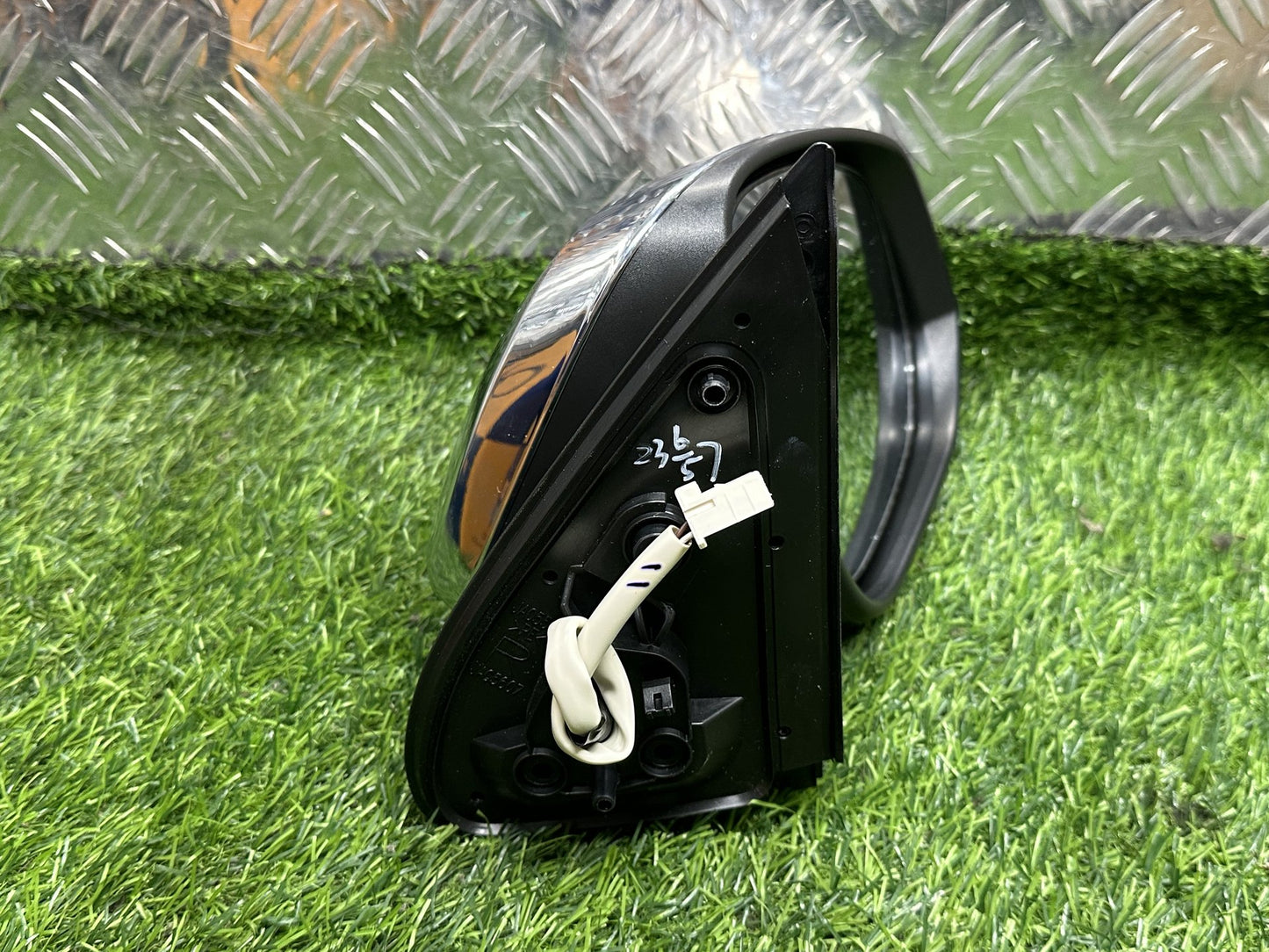2015-2023 Toyota Hilux- Right Door Mirror PN: 5 WIRE TYPE