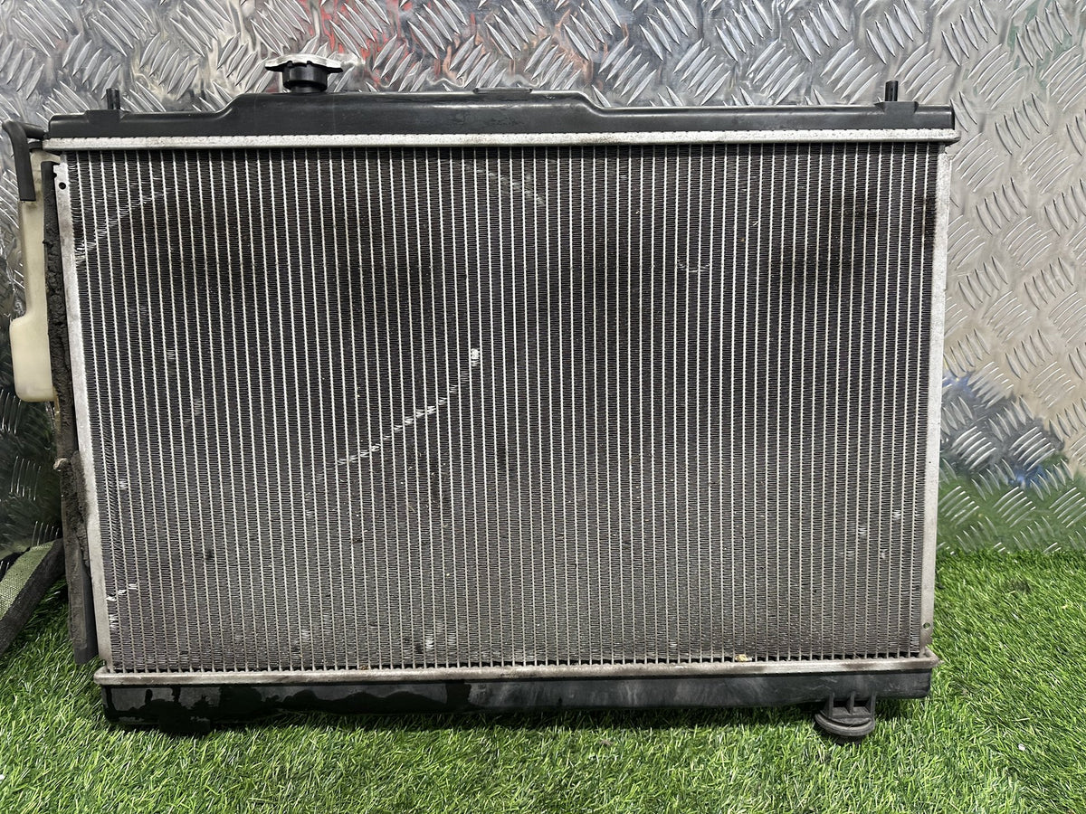 2000-2005 Toyota Estima R30 - Radiator PN: 2AZ