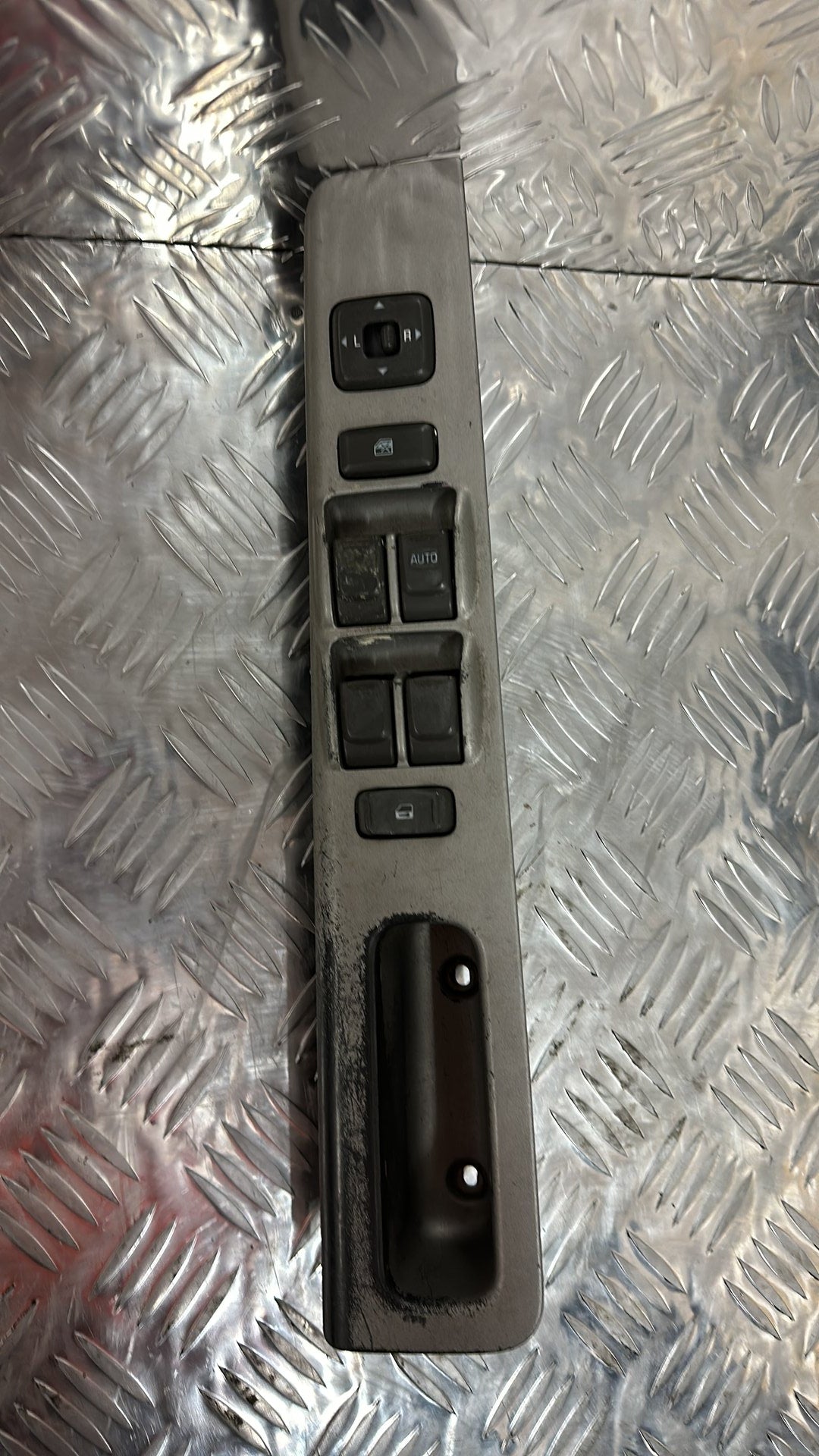 2003-2008 Holden Rodeo- Master Power Window Switch PN: