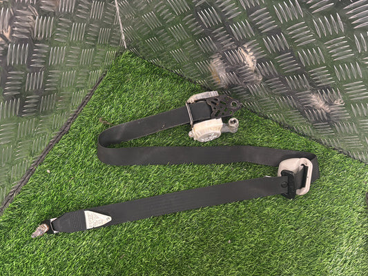 2005 - 2015 Toyota Hilux Left Front Seat Belt 7P8580-P