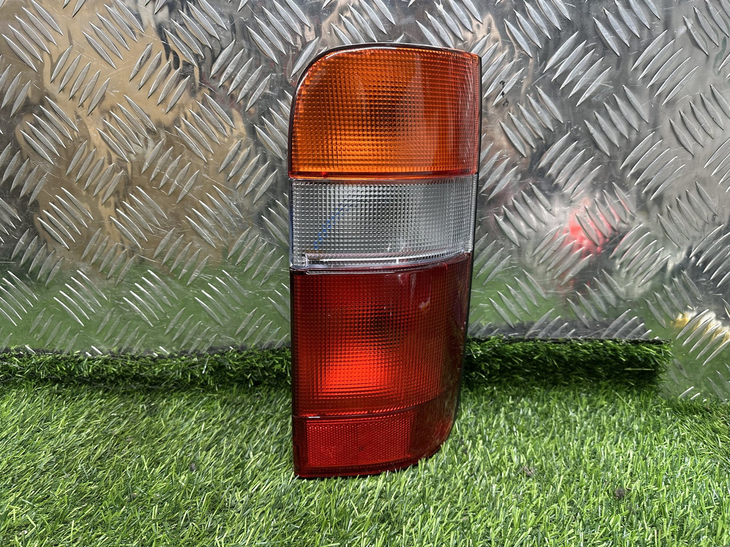 1990-2004 Toyota Hiace- Right Taillight PN: