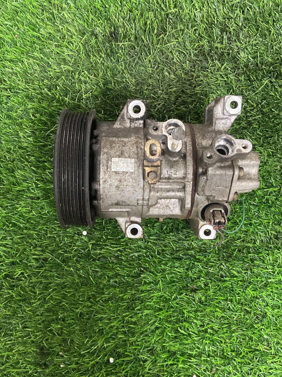 Toyota Avensis A/C Compressor 447220-9393