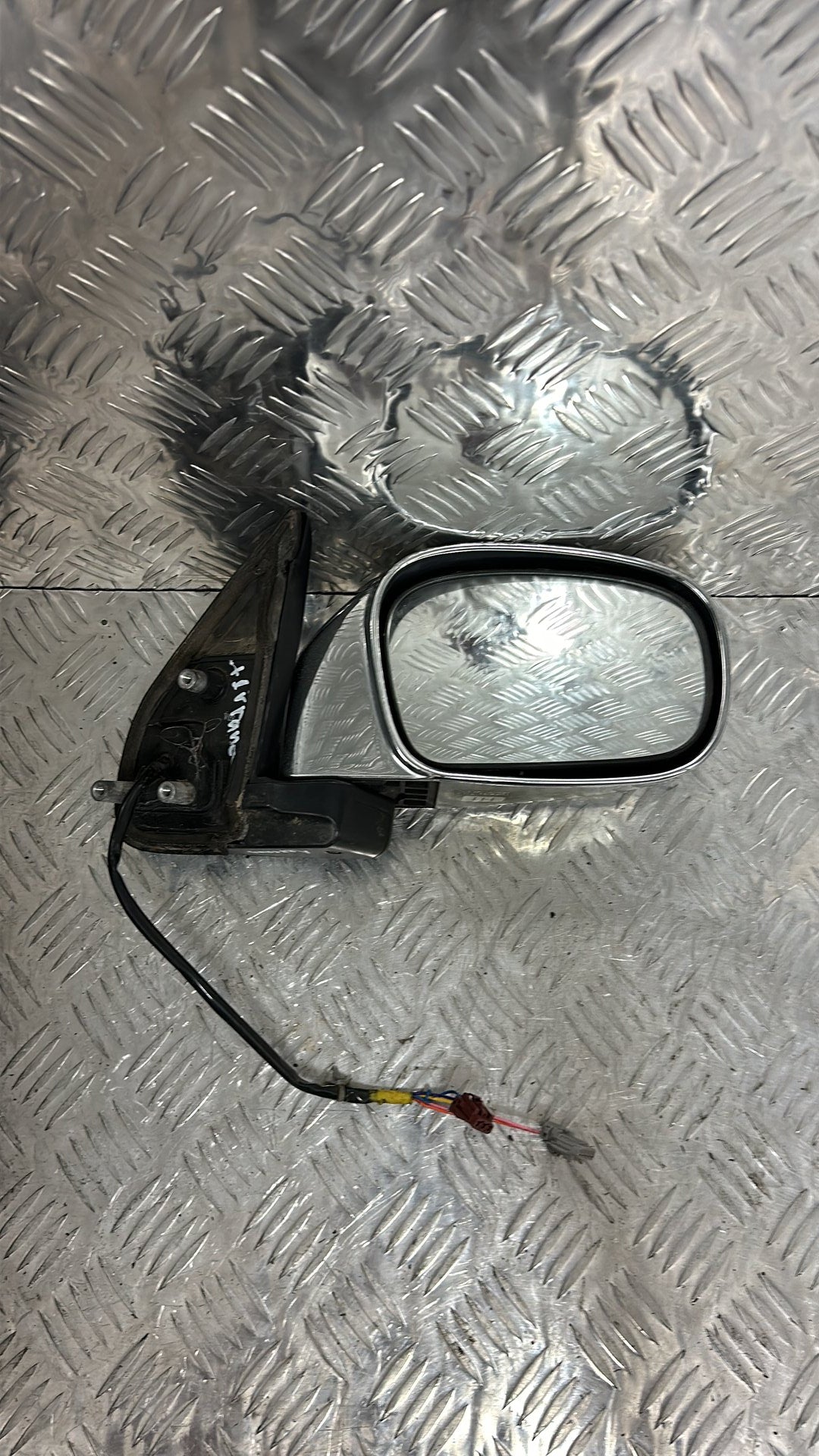 1997-2004 Nissan Terrano Right Door Mirror 3 WIRE / 2 WIRE (2 PLUG TYPE)