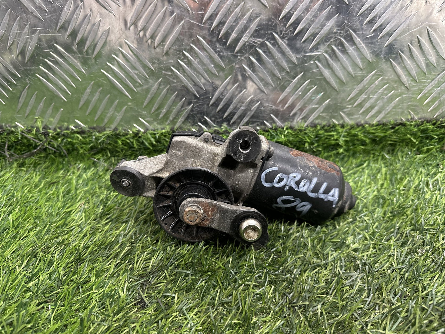 1990-1998 Toyota Corolla E100 - Front Wiper Motor PN: 4 PIN