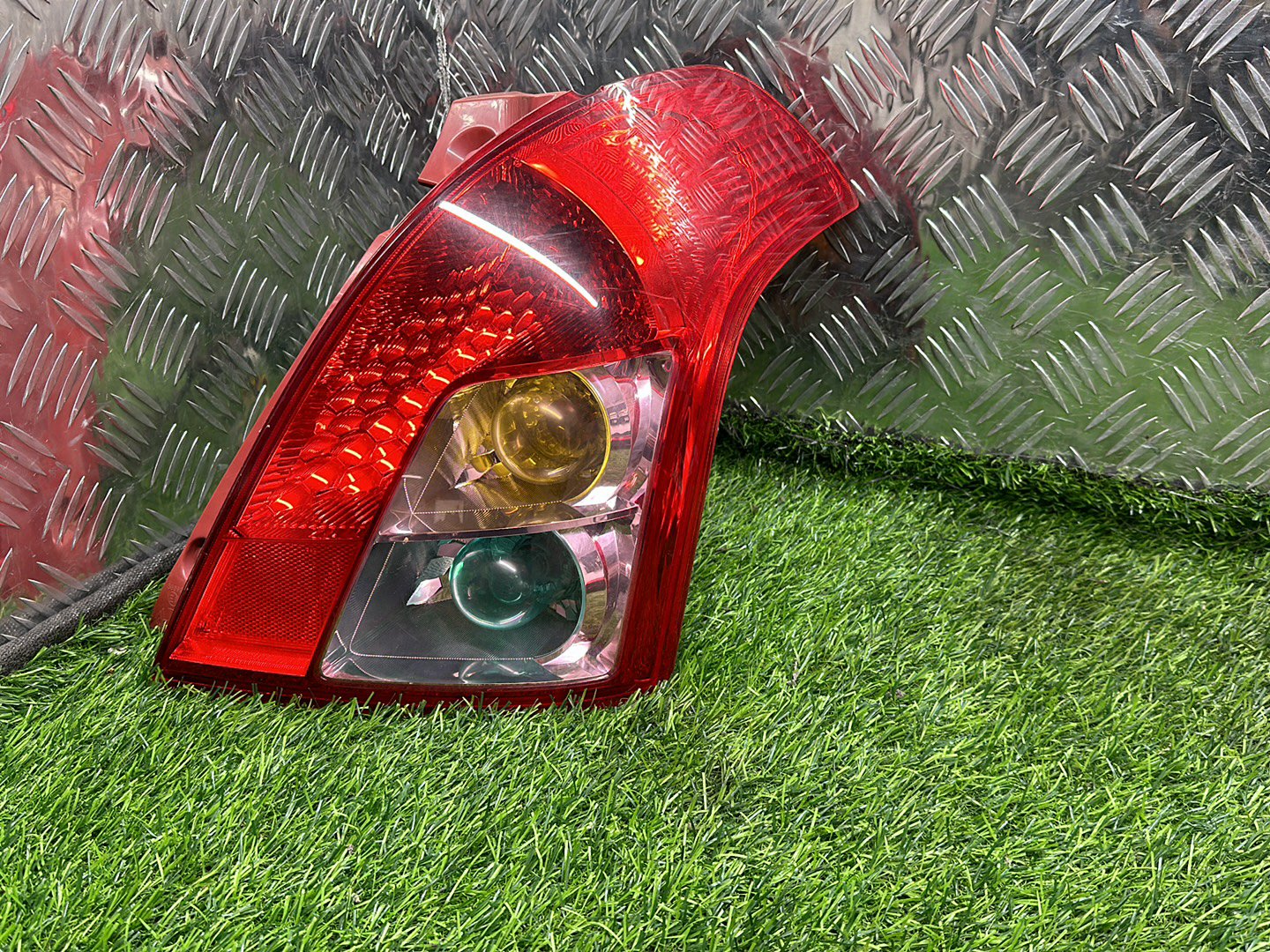 2004 - 2010 Suzuki Swift Right Taillight 5696 S1-R