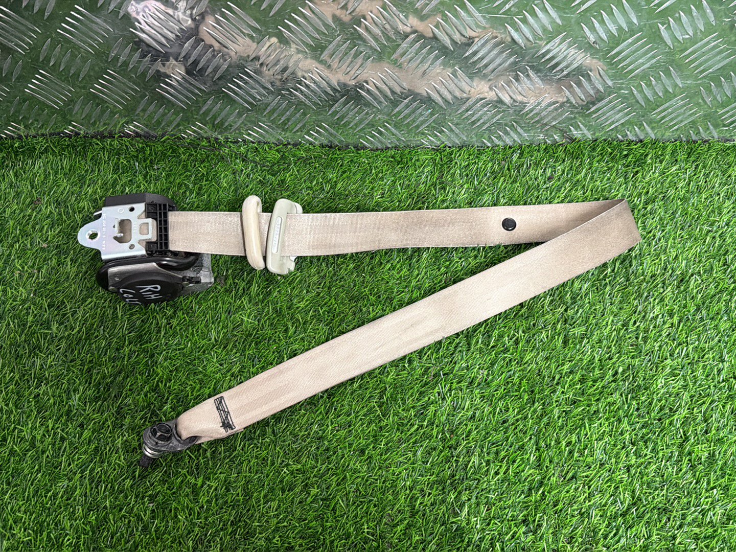 2002 - 2013 Mitsubishi Colt Right Front Seat Belt NSB085FR14