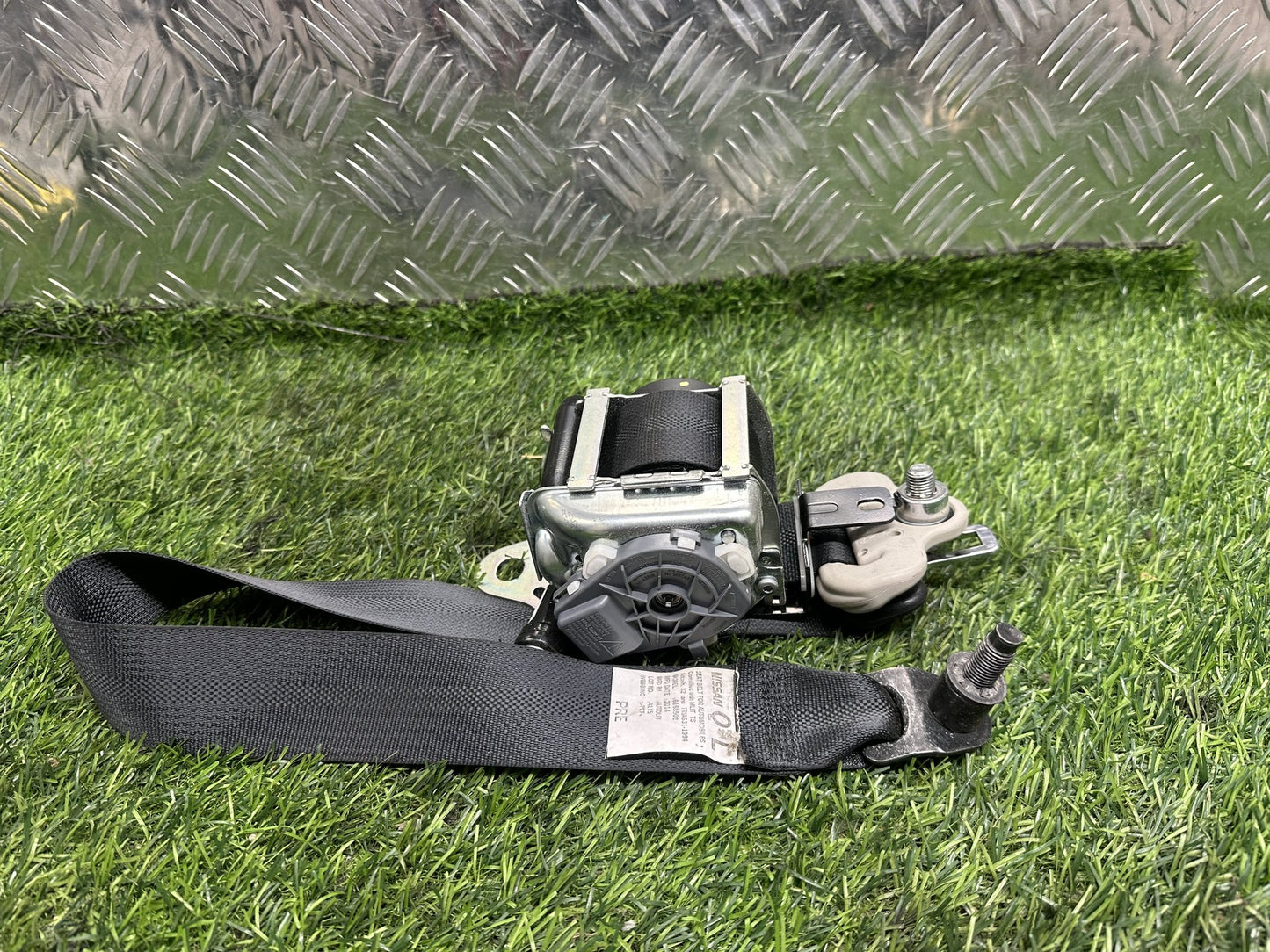 2010-2019 Nissan Juke F15- Left Front Seat Belt PN: 6168502