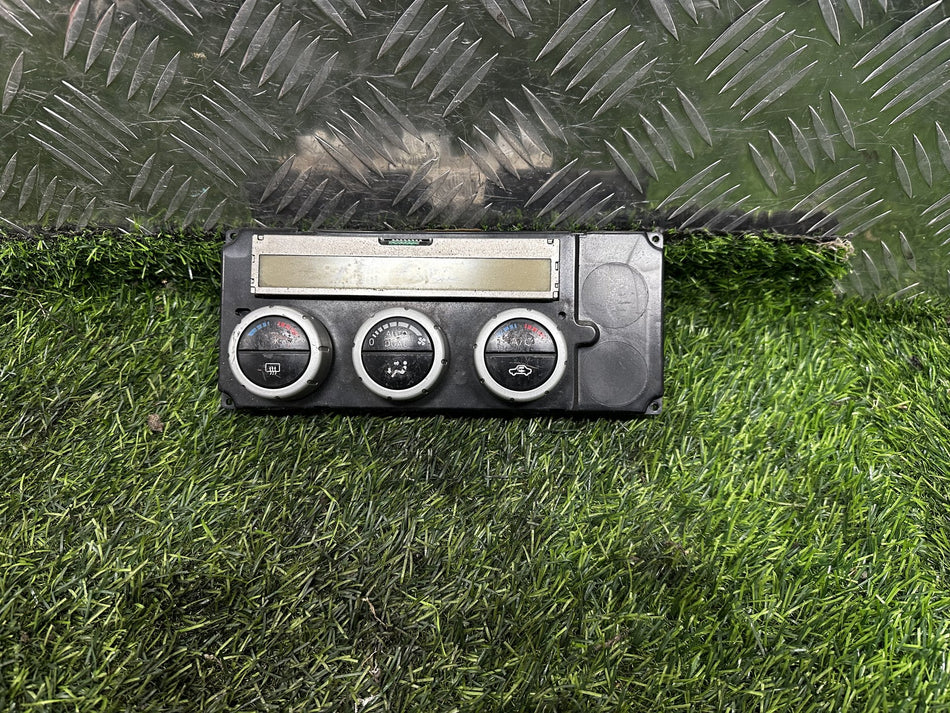 2012 Nissan Navara D40 - Climate Controller PN: 275005X018 (SPANISH)