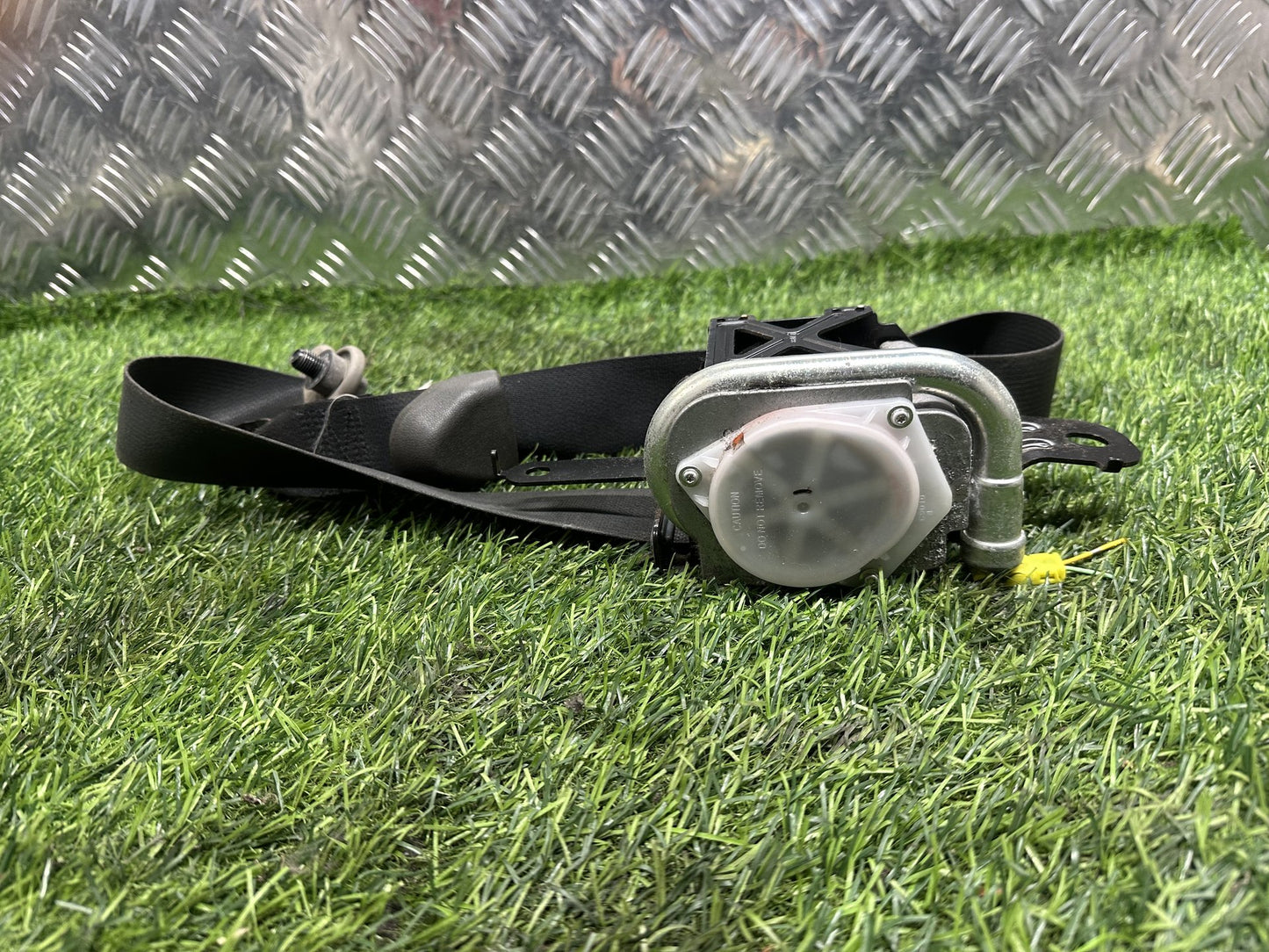 2004-2015 Nissan Navara D40- Right Front Seat Belt PN: G109