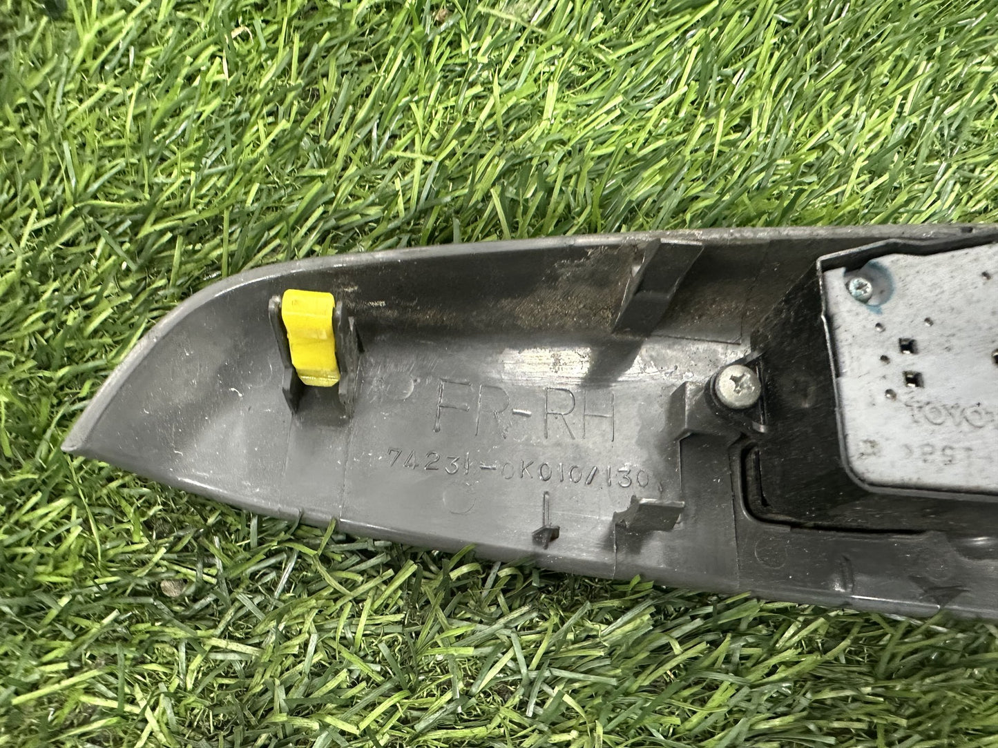 2004-2015 Toyota Hilux AN130 - Right Front Master Power Window Switch PN: 1KD