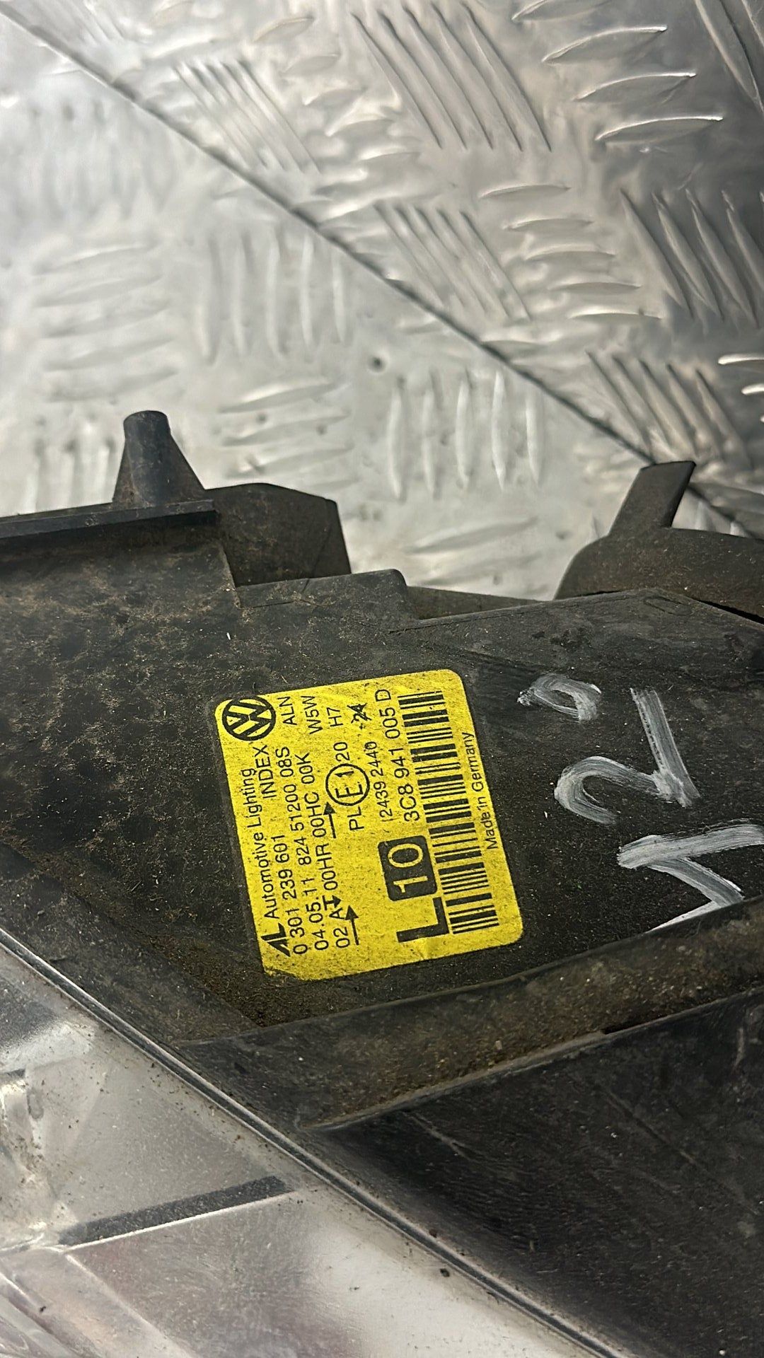 2005-2010 Volkswagen Passat 3C2- Left Headlight PN: 3C8 941 005 D